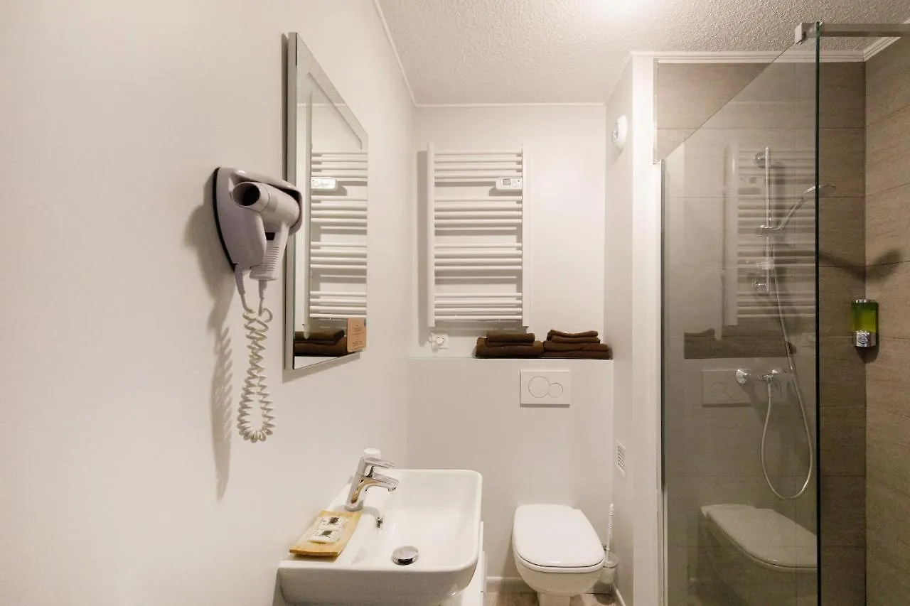 Hotel De L'Etoile Antibes 3*,  France