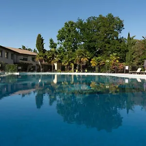 Logis Restaurant Les Oliviers 3*, Loriol-sur-Drome Frankrig